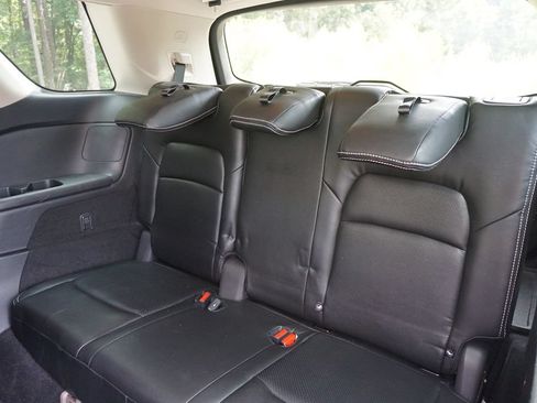 Used 2022 Nissan Pathfinder SV FWD image 15