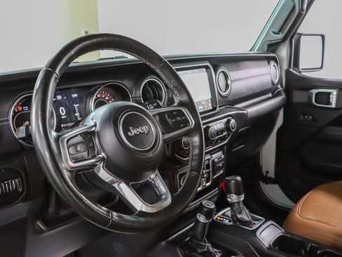 Used 2022 Jeep Gladiator Overland w/ Popular Equipment Package AWD/4WD image 23