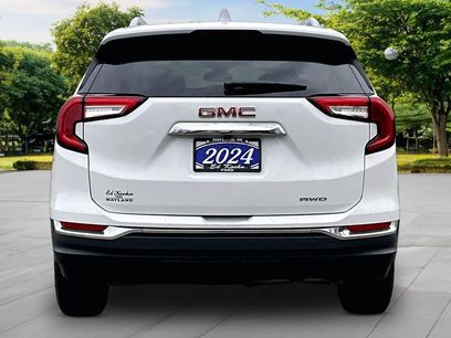Used 2024 GMC Terrain SLT