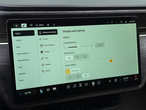 Used 2024 Rivian R1T Adventure image 40