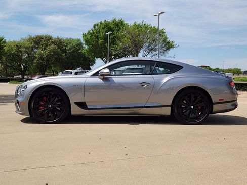 Used 2024 Bentley Continental GT image 4