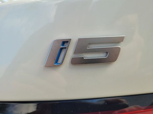 Used 2025 BMW i5 M60 w/ Premium Package image 13