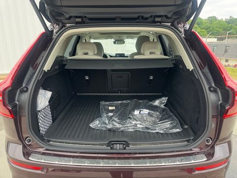 New 2026 Volvo XC60 B5 Ultra w/ Protection Package Premier AWD/4WD image 15