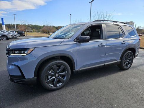New 2025 Honda Pilot Sport image 3
