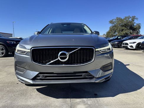 Used 2018 Volvo XC60 T5 Momentum w/ Vision Package image 2