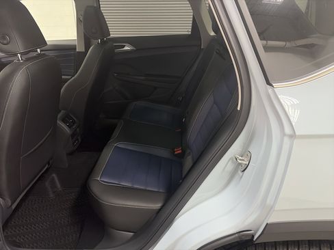 New 2026 Volkswagen Taos SEL image 28