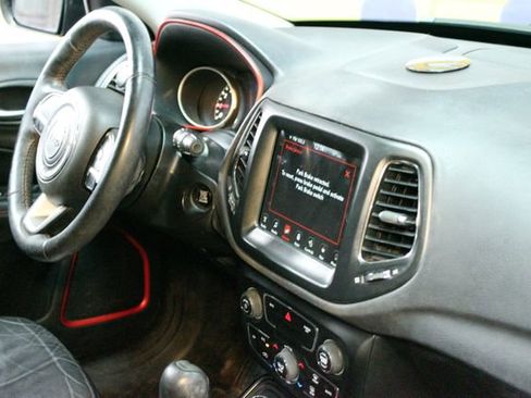 Used 2017 Jeep Compass Trailhawk w/ Leather Interior Group AWD/4WD image 10