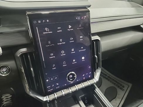 Used 2025 GMC Acadia AT4 image 18