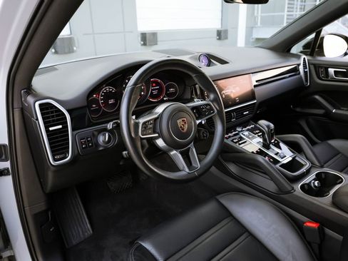 Used 2021 Porsche Cayenne Coupe image 16