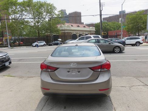 Used 2016 Hyundai Elantra SE FWD image 8