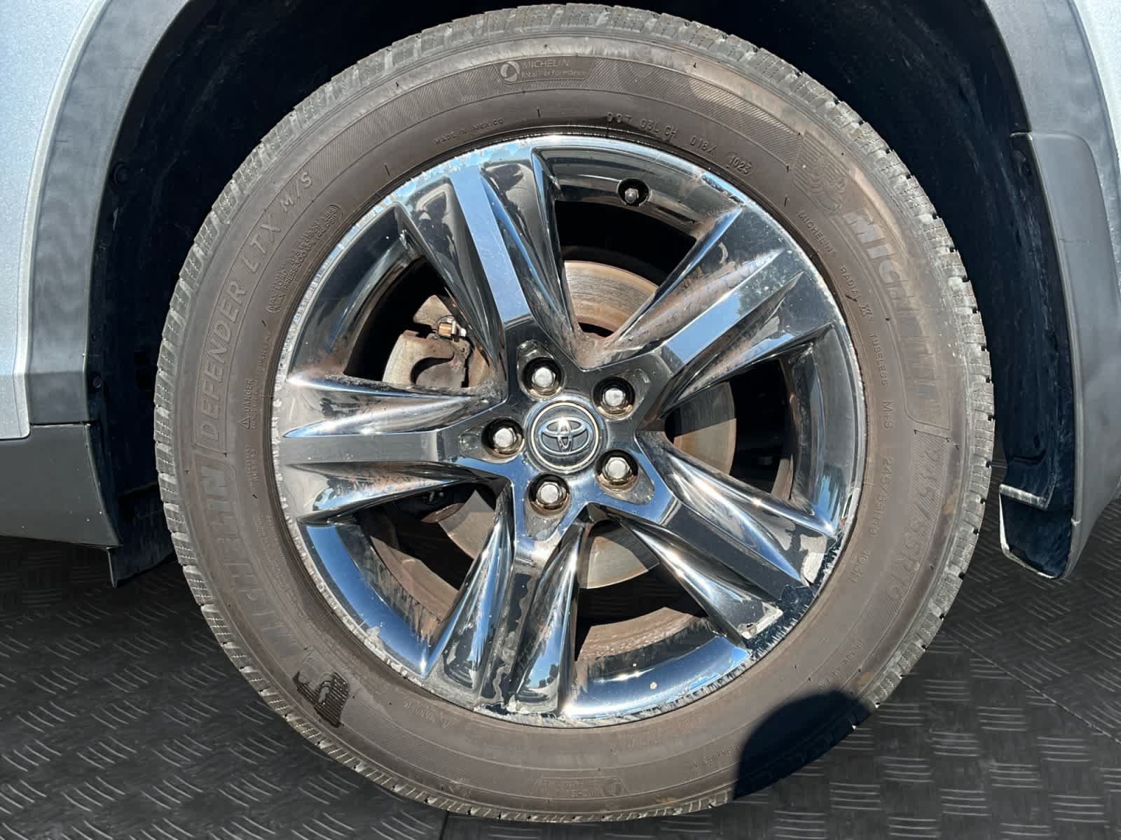 Used 2018 Toyota Highlander Limited Platinum AWD/4WD image 14