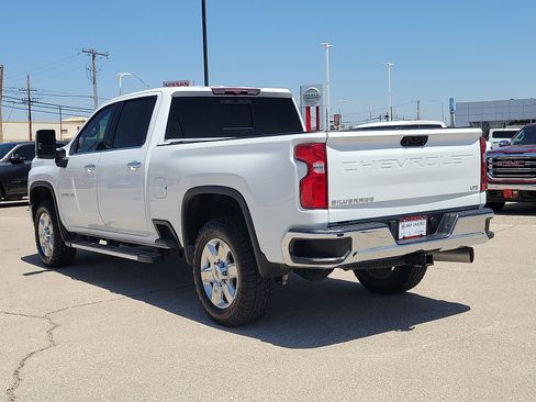 Used 2021 Chevrolet Silverado 2500 LTZ w/ LTZ Convenience Package AWD/4WD image 3