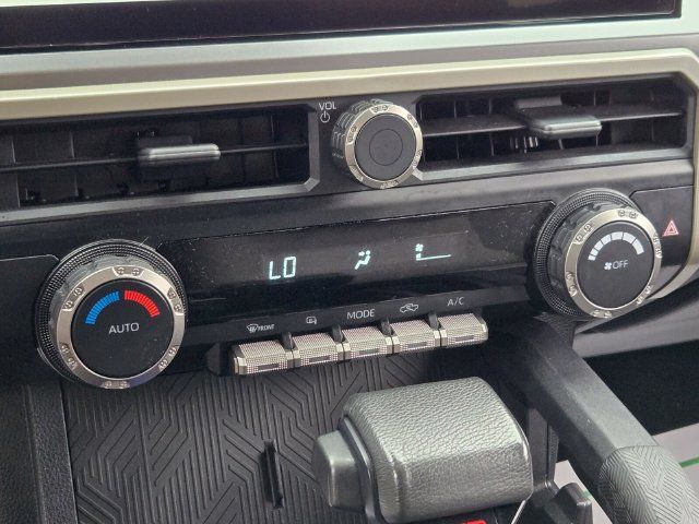 Used 2025 Toyota Tacoma TRD Off-Road AWD/4WD image 29