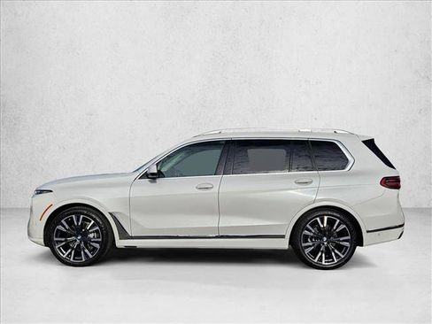 Used 2023 BMW X7 xDrive40i w/ Premium Package AWD/4WD image 9