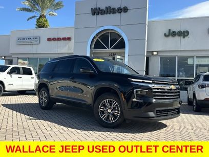 Used 2025 Chevrolet Traverse LT
