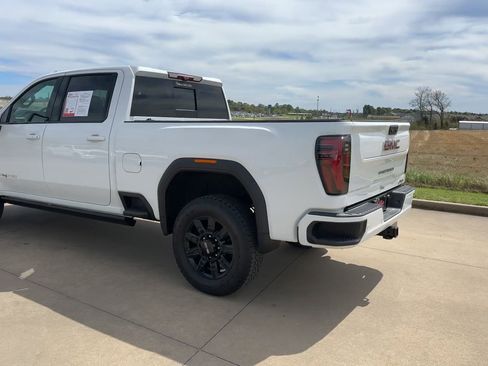 Used 2024 GMC Sierra 2500 AT4 w/ AT4 Premium Plus Package image 7