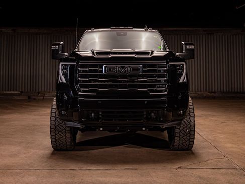Used 2026 GMC Sierra 3500 AT4 w/ AT4 Premium Plus Package AWD/4WD image 4