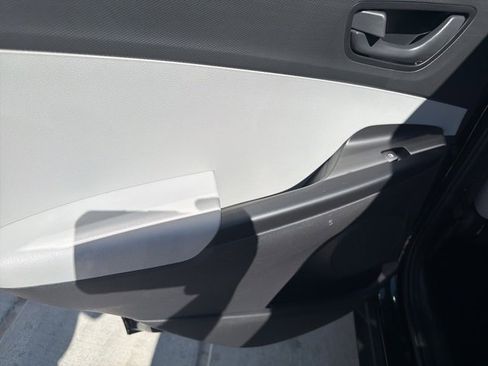 Used 2023 Hyundai Kona SEL image 15