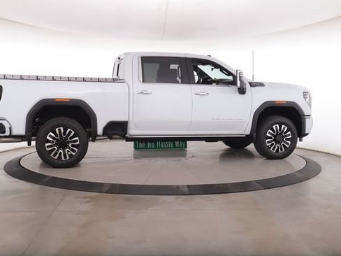 Used 2026 GMC Sierra 2500 Denali Ultimate w/ LPO, GMC Protection Package AWD/4WD image 6