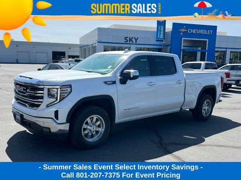 Used 2022 GMC Sierra 1500 SLT w/ SLT Convenience Package AWD/4WD image 1