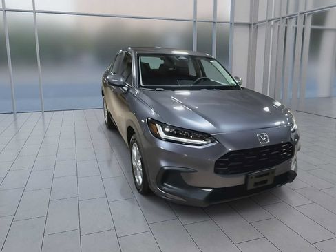 Used 2023 Honda HR-V LX image 2