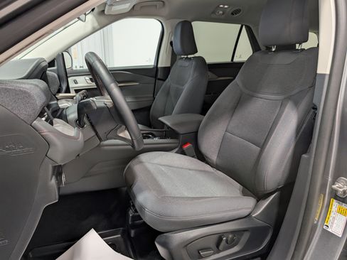 Used 2025 Ford Explorer Active image 14