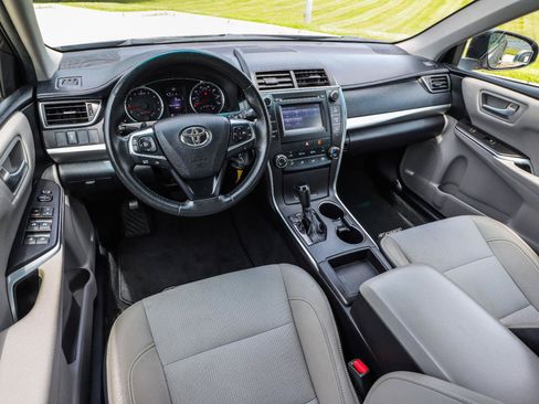 Used 2017 Toyota Camry SE w/ Protection Package (Q2) FWD image 19
