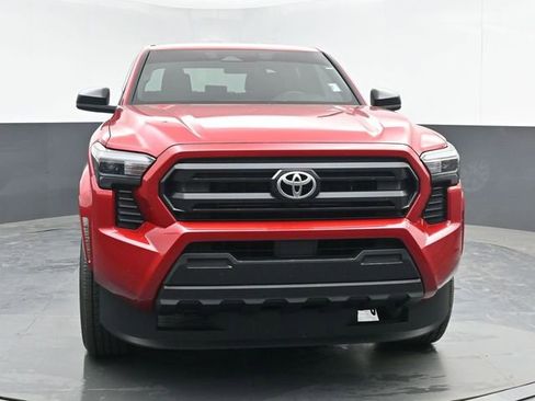 Used 2025 Toyota Tacoma SR image 3