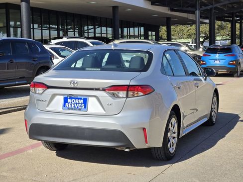 Used 2023 Toyota Corolla LE image 7