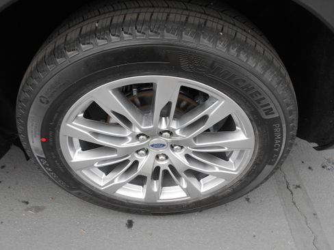 New 2026 Ford Explorer Platinum image 38