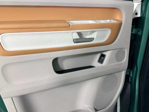 New 2025 Volkswagen ID. Buzz 1st Edition image 19