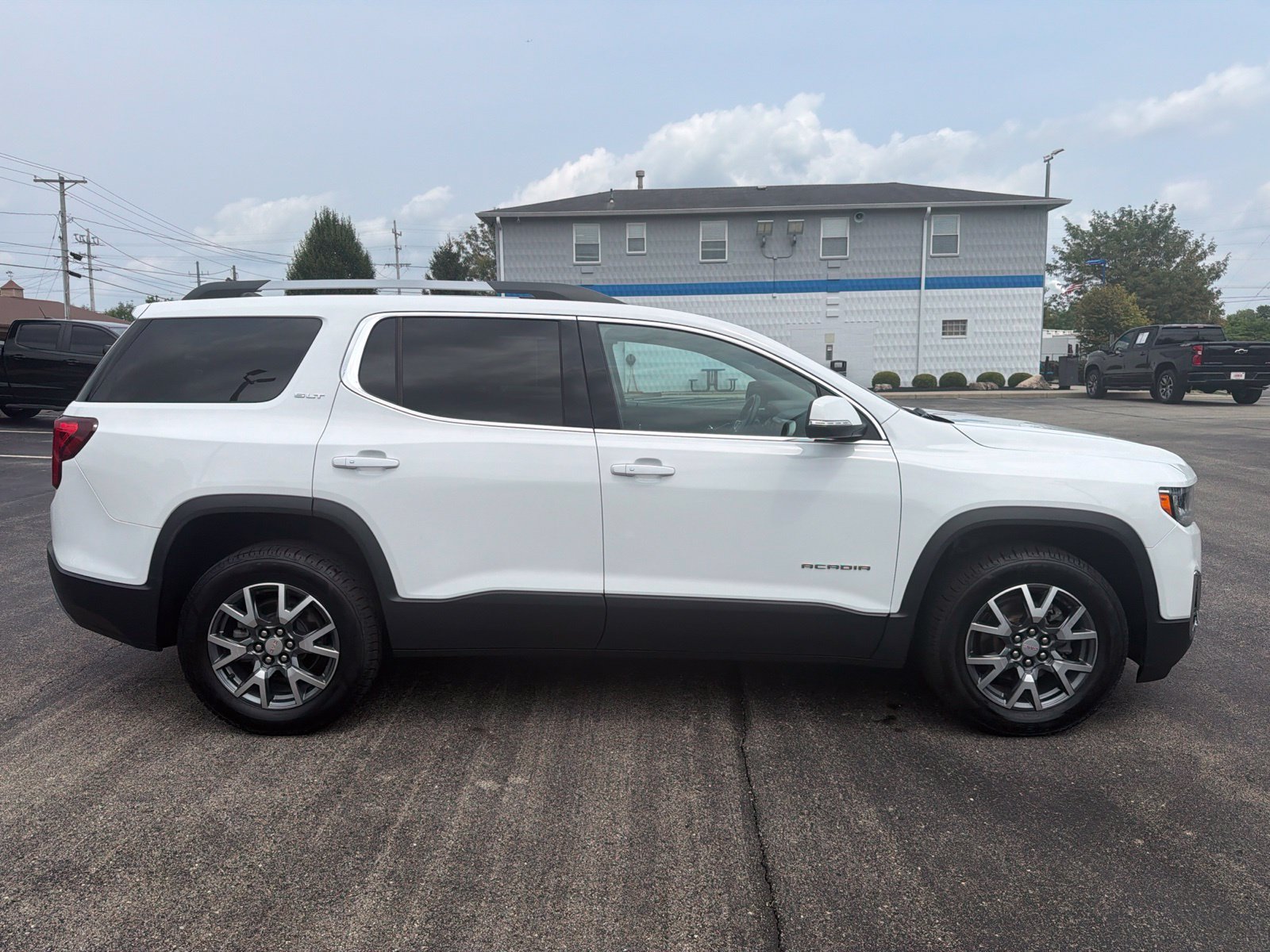 Used 2023 GMC Acadia SLT AWD/4WD image 6