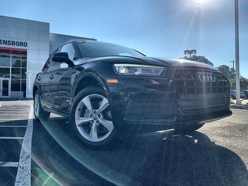 Used 2020 Audi Q5 2.0T Premium w/ Convenience Package AWD/4WD image 2