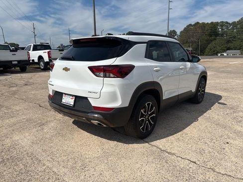Used 2022 Chevrolet TrailBlazer ACTIV w/ Sun and Liftgate Package image 8