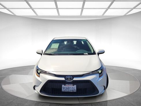 Used 2022 Toyota Corolla LE FWD image 2