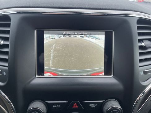 Used 2018 Jeep Grand Cherokee Limited image 27