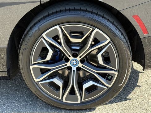 Used 2025 BMW iX xDrive50 w/ Sport Package image 17