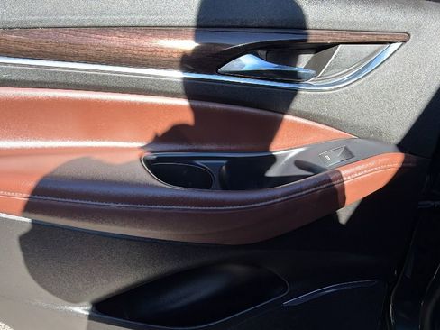 Used 2018 Buick Enclave Avenir w/ Avenir Technology Package image 11