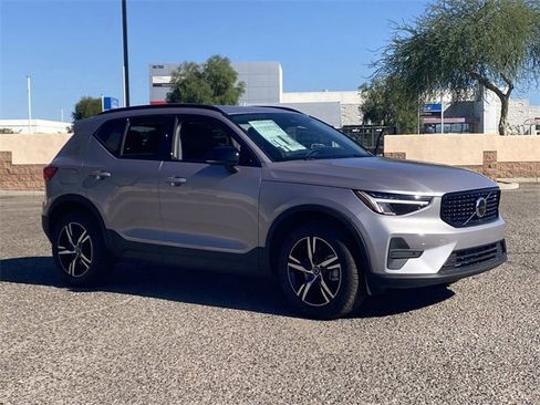 New 2026 Volvo XC40 B5 Core image 4