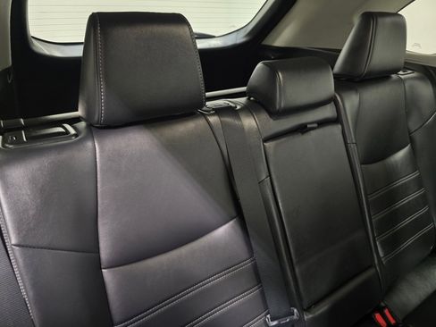 Certified 2022 Toyota RAV4 XLE Premium AWD/4WD image 22