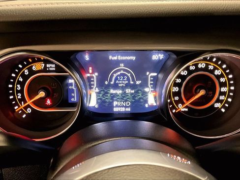 Used 2019 Jeep Wrangler Unlimited Sahara AWD/4WD image 13