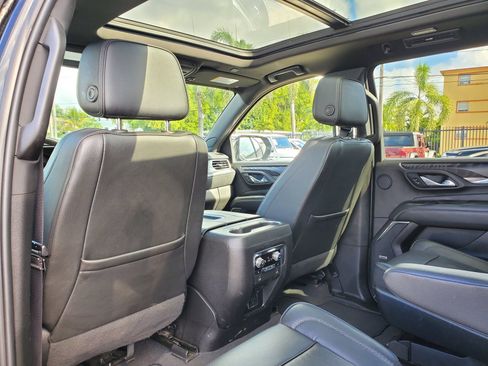 Used 2023 GMC Yukon XL Denali AWD/4WD image 11