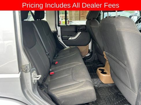 Used 2016 Jeep Wrangler Unlimited Sahara w/ Max Tow Package AWD/4WD image 17