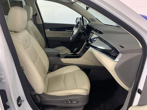 Used 2023 Cadillac XT6 Premium Luxury FWD image 44