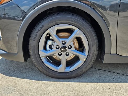 Used 2025 Kia K4 FWD image 13
