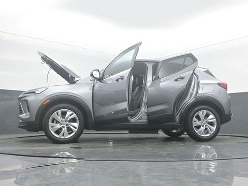 Certified 2024 Buick Encore GX Preferred w/ Comfort Package FWD image 57