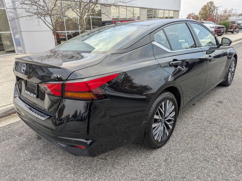 Used 2023 Nissan Altima 2.5 SV image 8