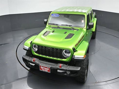 Used 2025 Jeep Gladiator Rubicon AWD/4WD image 36