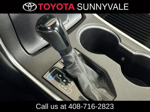 Used 2017 Toyota Camry SE w/ Moonroof Package FWD image 25