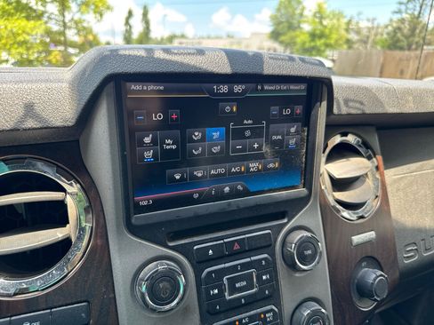 Used 2016 Ford F250 Lariat w/ Lariat Interior Package AWD/4WD image 9